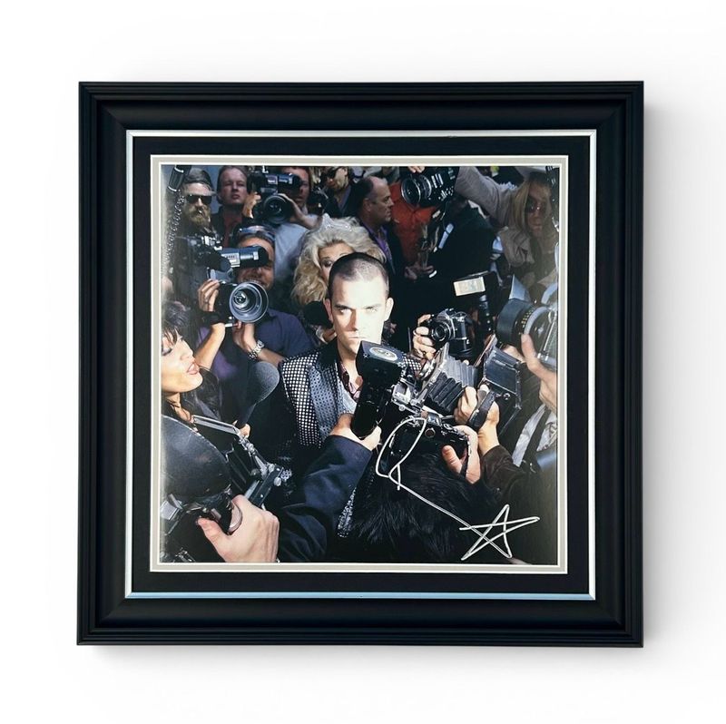 Robbie Williams Signed Photo In Luxury Handmade Wooden Frame & Certificate Of Authenticity Music Memorabilia Take That Autograph Auto Life Thru A Lens Poster