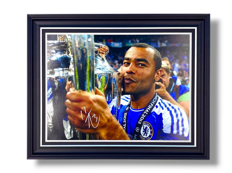 Ashley Cole Signed Photo In Luxury Handmade Wooden Frame & Certificate Of Authenticity Football Soccer Memorabilia Autograph Auto Chelsea Poster Ashley Cole Signed Photo In Luxury Handmade Wooden Frame & Certificate Of Authenticity Football Soccer Memorabilia Autograph Auto Chelsea Poster