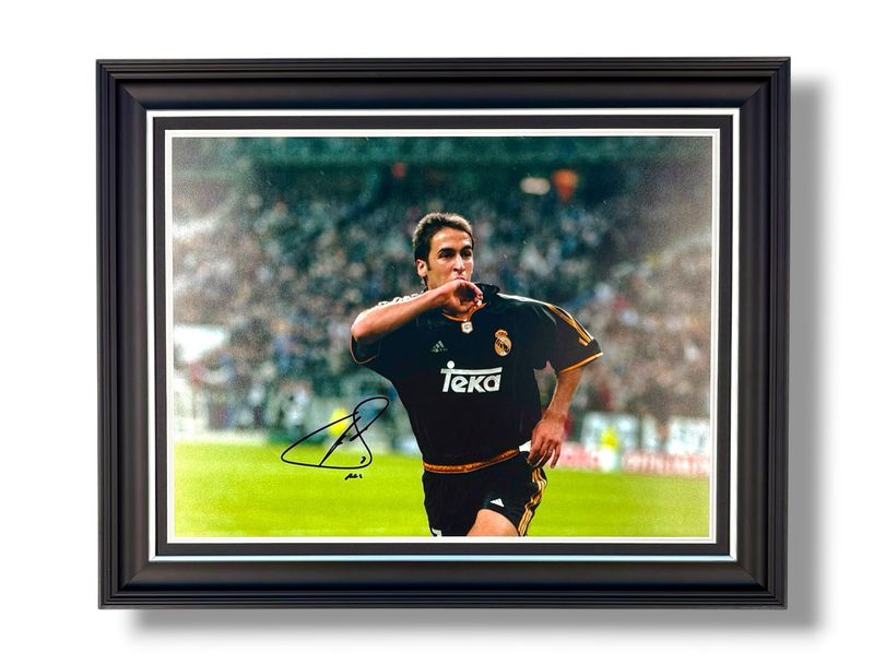 Raul Signed Photo In Luxury Handmade Wooden Frame & Certificate Of Authenticity Football Soccer Memorabilia Autograph Auto Real Madrid Poster Raul Signed Photo In Luxury Handmade Wooden Frame & Certificate Of Authenticity Football Soccer Memorabilia Autograph Auto Real Madrid Poster