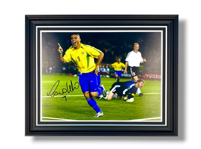 R9 Ronaldo Nazario Signed Photo In Luxury Handmade Wooden Frame & Certificate Of Authenticity Football Soccer Memorabilia Autograph Auto Brazil Poster R9 Ronaldo Nazario Signed Photo In Luxury Handmade Wooden Frame & Certificate Of Authenticity Football Soccer Memorabilia Autograph Auto Brazil Poster