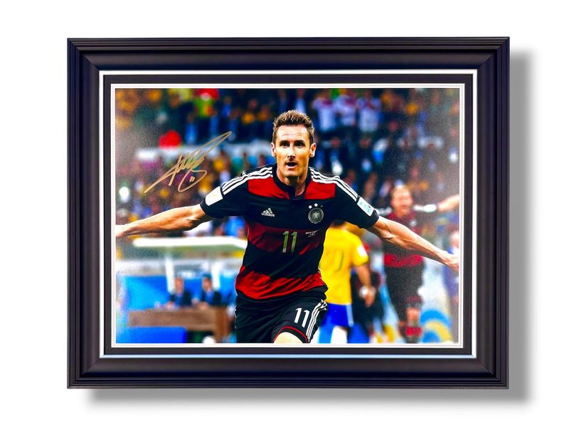 Miroslav Klose Signed Photo In Luxury Handmade Wooden Frame & Certificate Of Authenticity Football Soccer Memorabilia Autograph Auto Germany Poster Miroslav Klose Signed Photo In Luxury Handmade Wooden Frame & Certificate Of Authenticity Football Soccer Memorabilia Autograph Auto Germany Poster