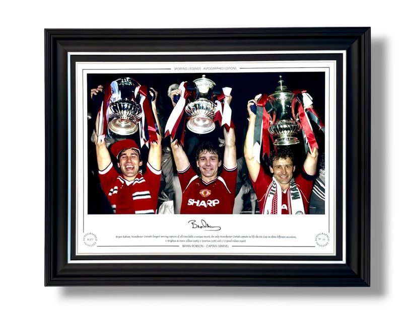 Bryan Robson Signed Photo In Luxury Handmade Wooden Frame & Certificate Of Authenticity Football Soccer Memorabilia Autograph Auto Manchester United Poster Bryan Robson Signed Photo In Luxury Handmade Wooden Frame & Certificate Of Authenticity Football Soccer Memorabilia Autograph Auto Manchester United Poster