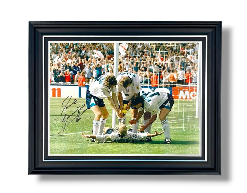 Paul Gascoigne Signed Photo In Luxury Handmade Wooden Frame & Certificate Of Authenticity Football Soccer Memorabilia Gazza Autograph Auto England Poster Paul Gascoigne Signed Photo In Luxury Handmade Wooden Frame & Certificate Of Authenticity Football Soccer Memorabilia Gazza Autograph Auto England Poster