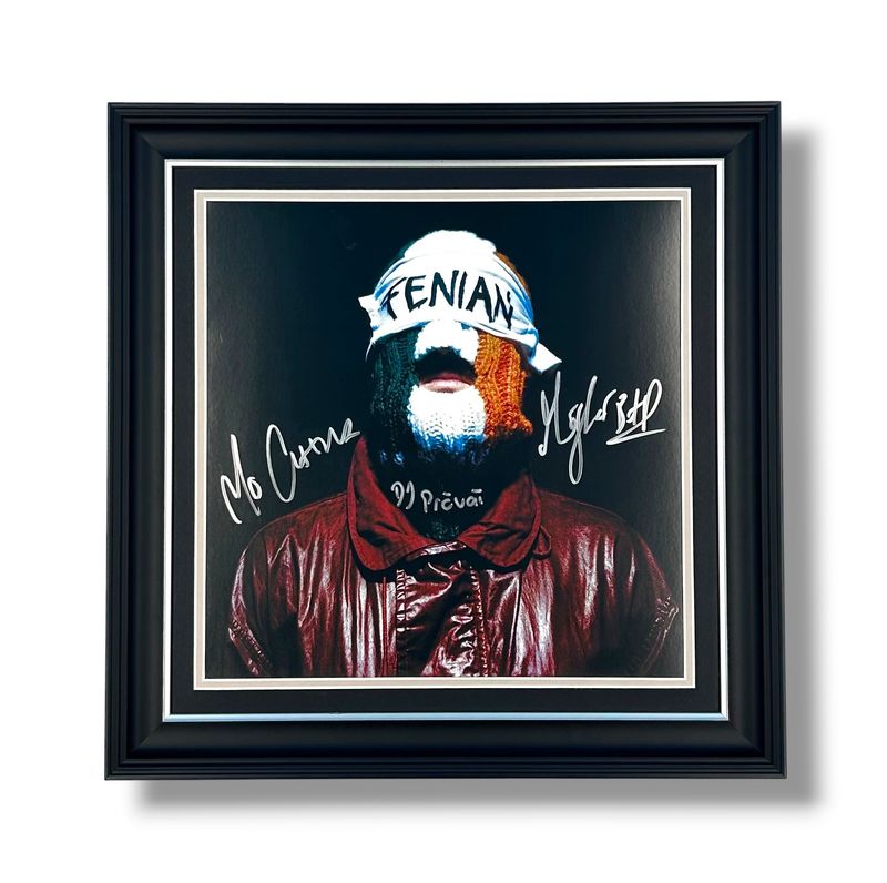 Kneecap Signed Photo In Luxury Handmade Wooden Frame & Certificate Of Authenticity Music Memorabilia Autograph Auto Fenian Poster Kneecap Signed Photo In Luxury Handmade Wooden Frame & Certificate Of Authenticity Music Memorabilia Autograph Auto Fenian Poster