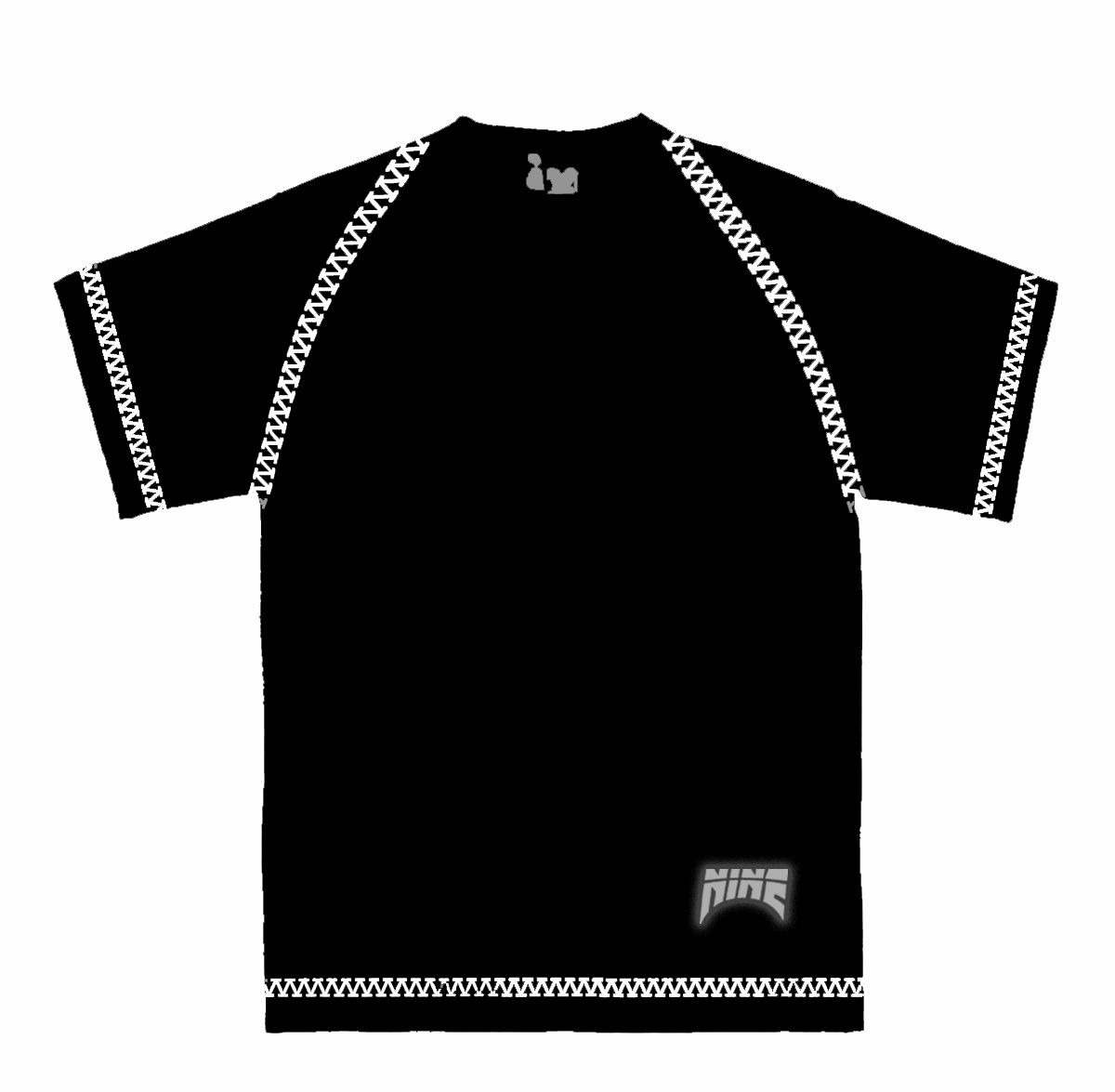 nine hug tee