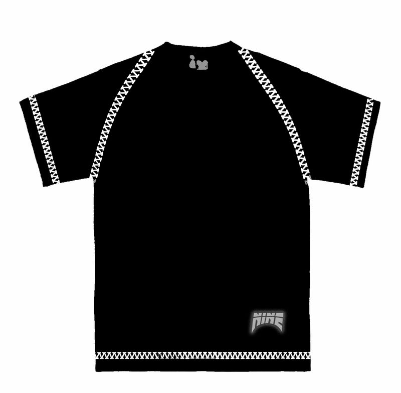 nine hug tee