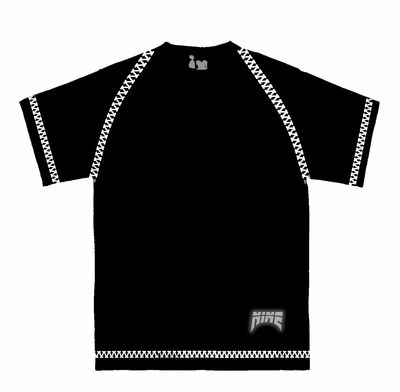 nine hug tee