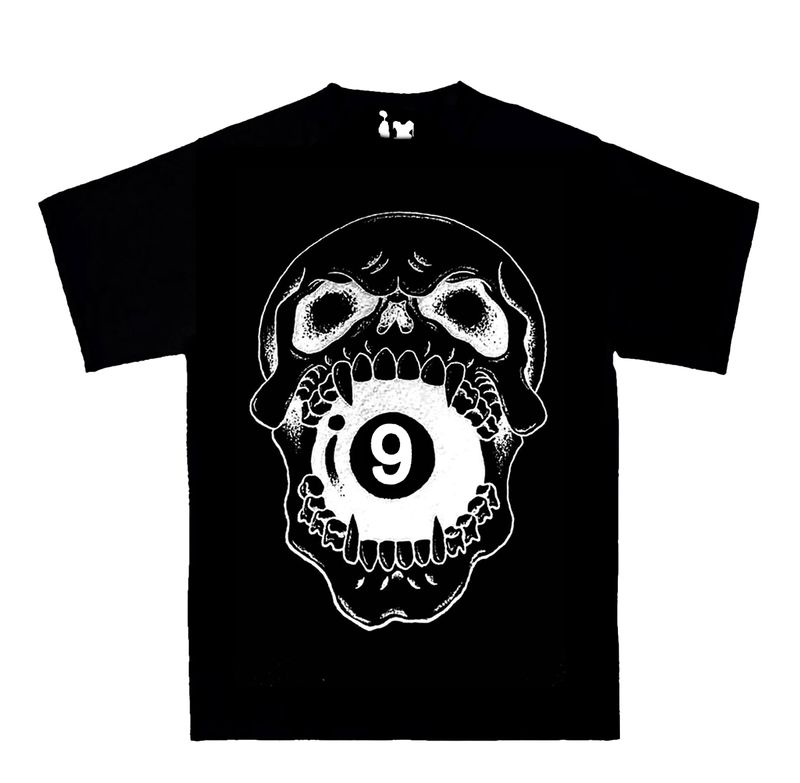 skull tee