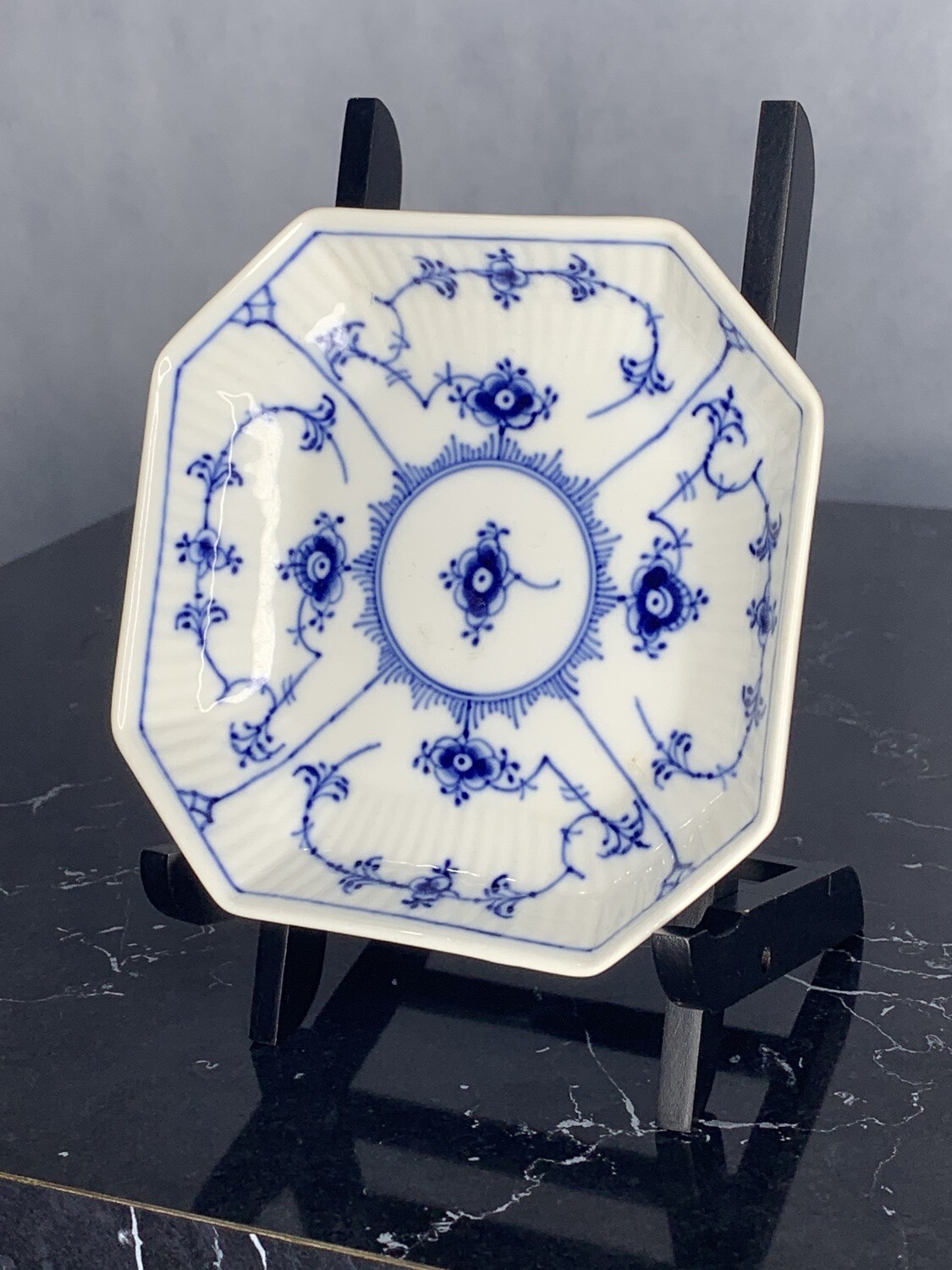 Ryl Cphgn shlw sq 5"