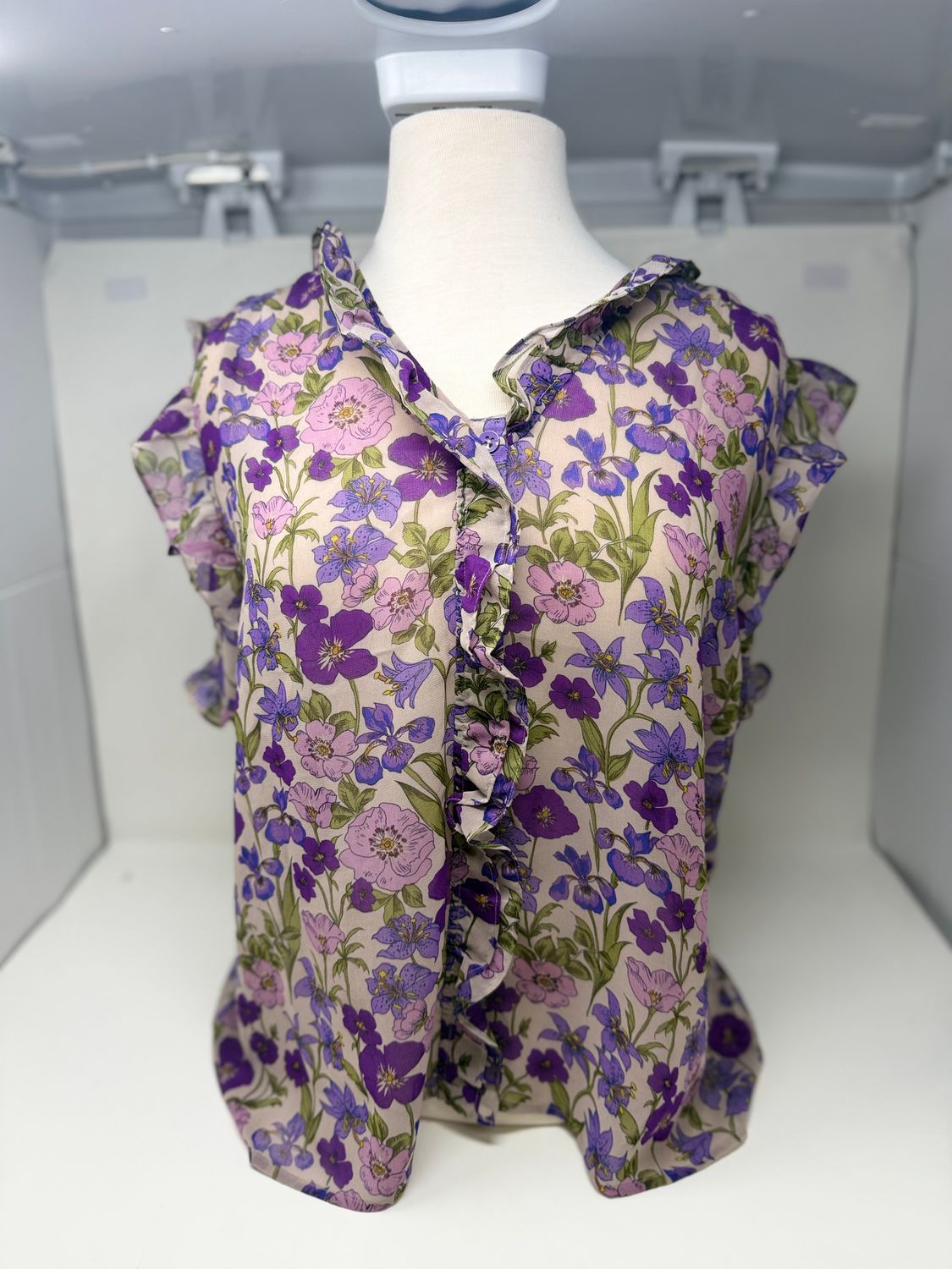 Cabi Purple Flowers Slvless Top