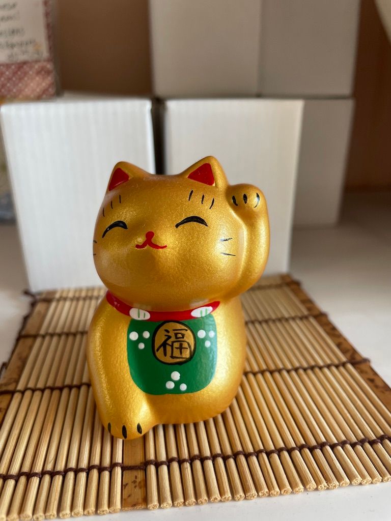 Maneki Neko Lucky Cat Gold