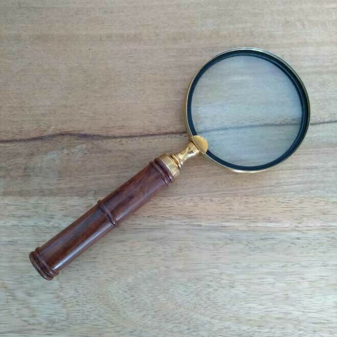 Brass Magnifing Glass Timber/Gold