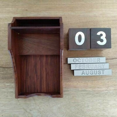 Timber Calendar With Note Pad