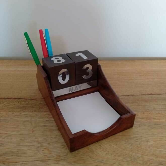 Timber Calendar With Note Pad