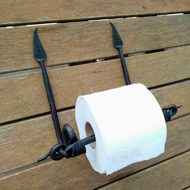 Leaves Toilet Roll Holder