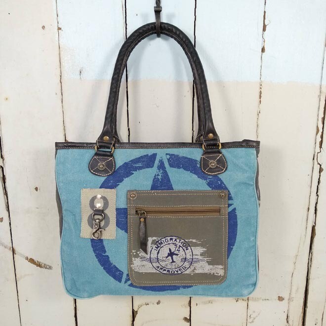 Holly - Tote