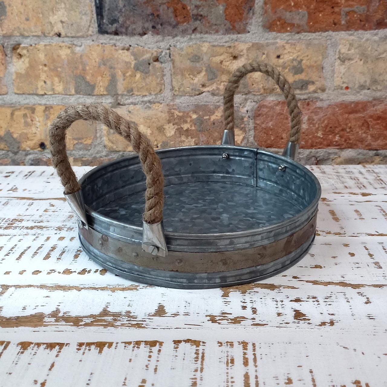 Rnd Tray Galv. Rope/Rustic Detail Sm
