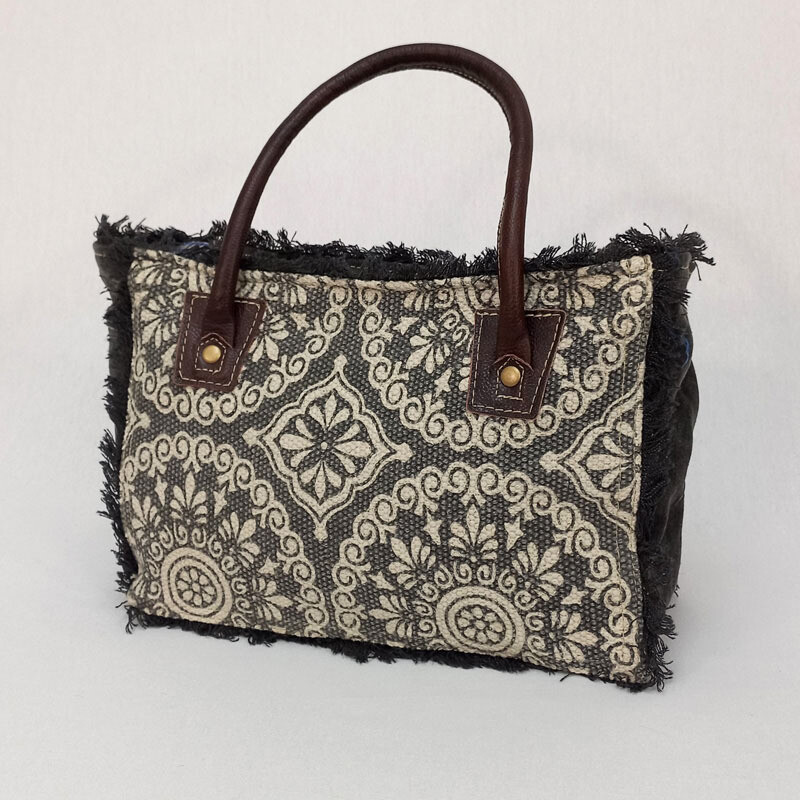 Donna - Canvas Tote Bag