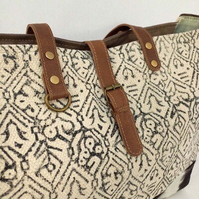 Brooklyn  - Hide/Canvas Tote