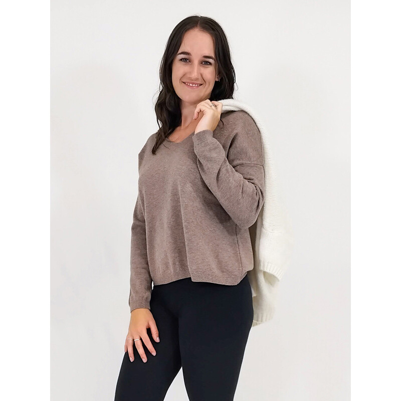 Rita Super-soft Viscose Knit $159, Colour: Maple