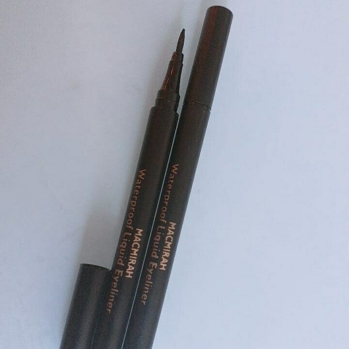 Eyeliner pen