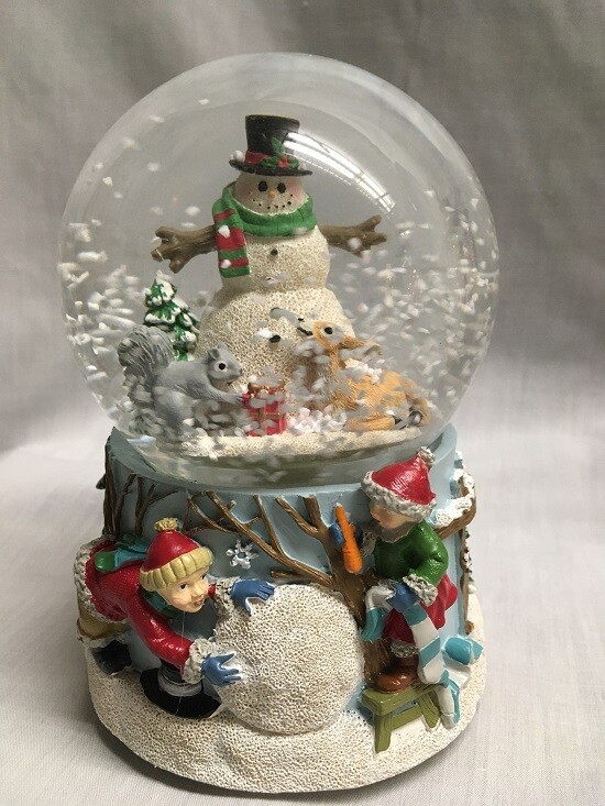 Snow Globe with Snowman, Christmas Tree and Music - Blows Snow - Winds up