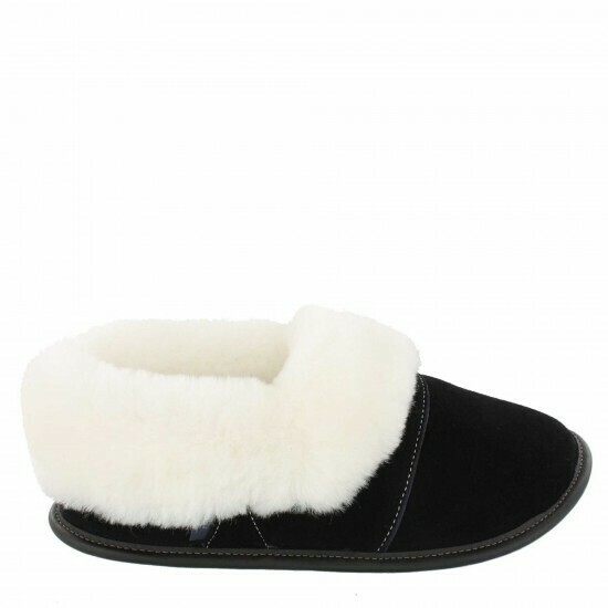 Mens Low-cut - 9/10  Black / White fur: Garneau Slippers