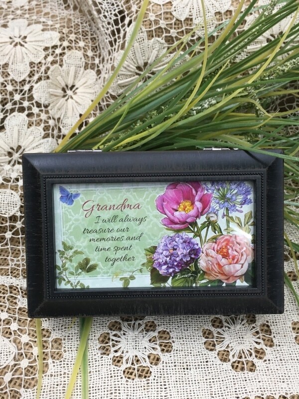 Music Box Grandma Plays "Everything is Beautiful" Natural Black