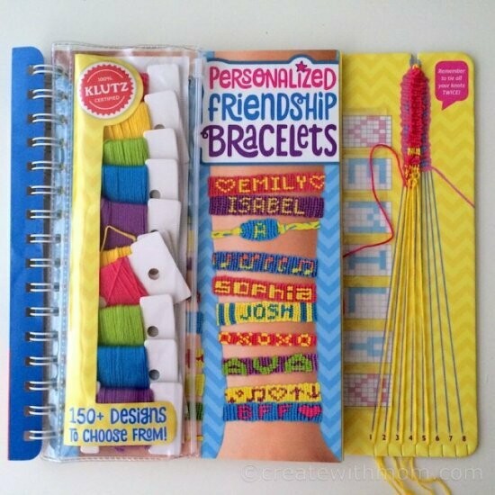 Klutz - Friendship Bracelet - Craft Book - Contains everything you need - Scholastic Books
