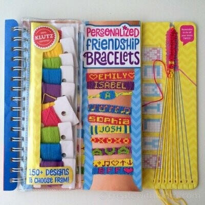 Klutz - Friendship Bracelet - Craft Book - Contains everything you need - Scholastic Books
