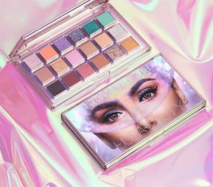 Huda Beauty Mercury Retrograde Palette
Brand: Huda