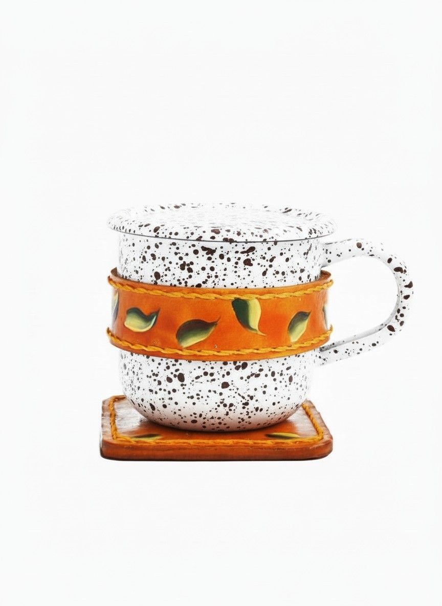 Pocillo peltre con cuero artesanal