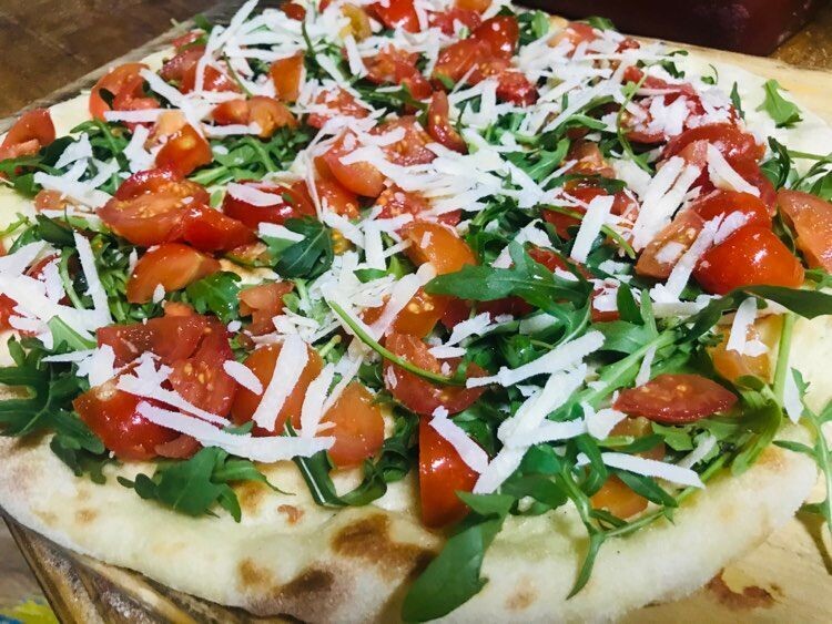 Pizza RUCOLA, PACHINO E GRANA