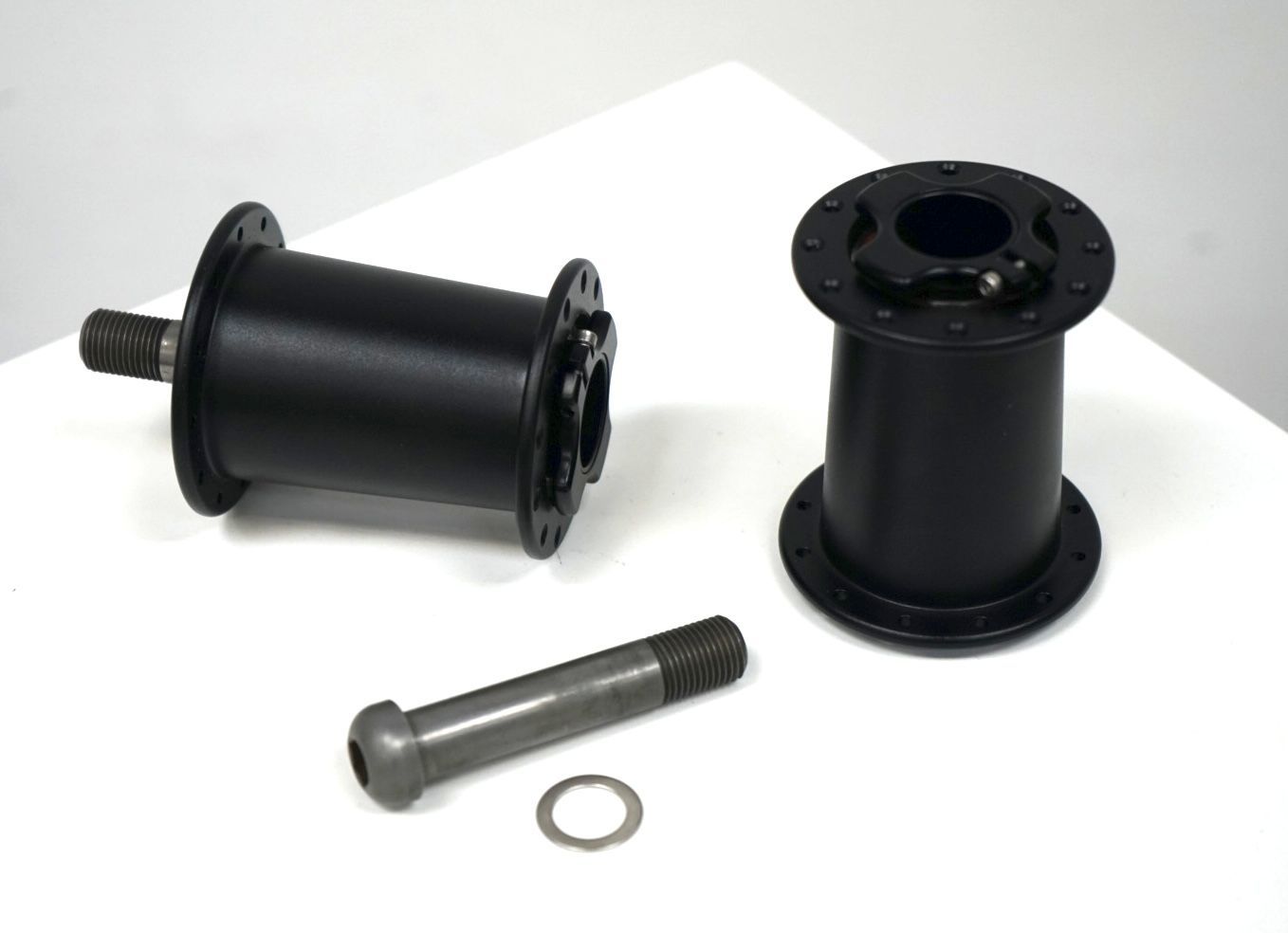 AeroCoach AEOX wheelchair hubs