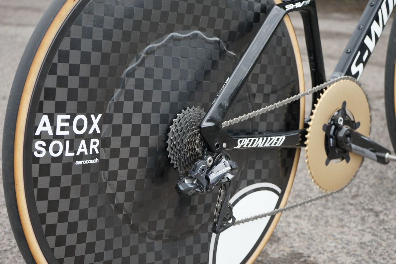 AeroCoach AEOX® Solar Ultra carbon road disc wheel (disc brake)