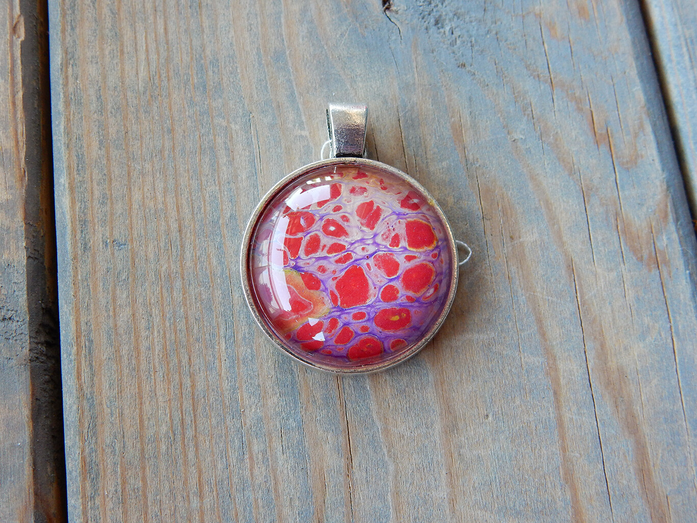 Red Vein Metallic  Circle 