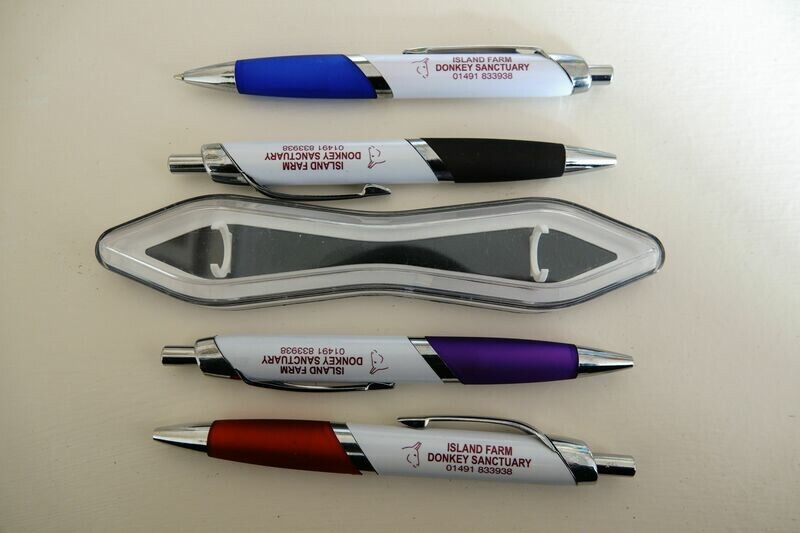 ISLAND FARM PEN IN CASE