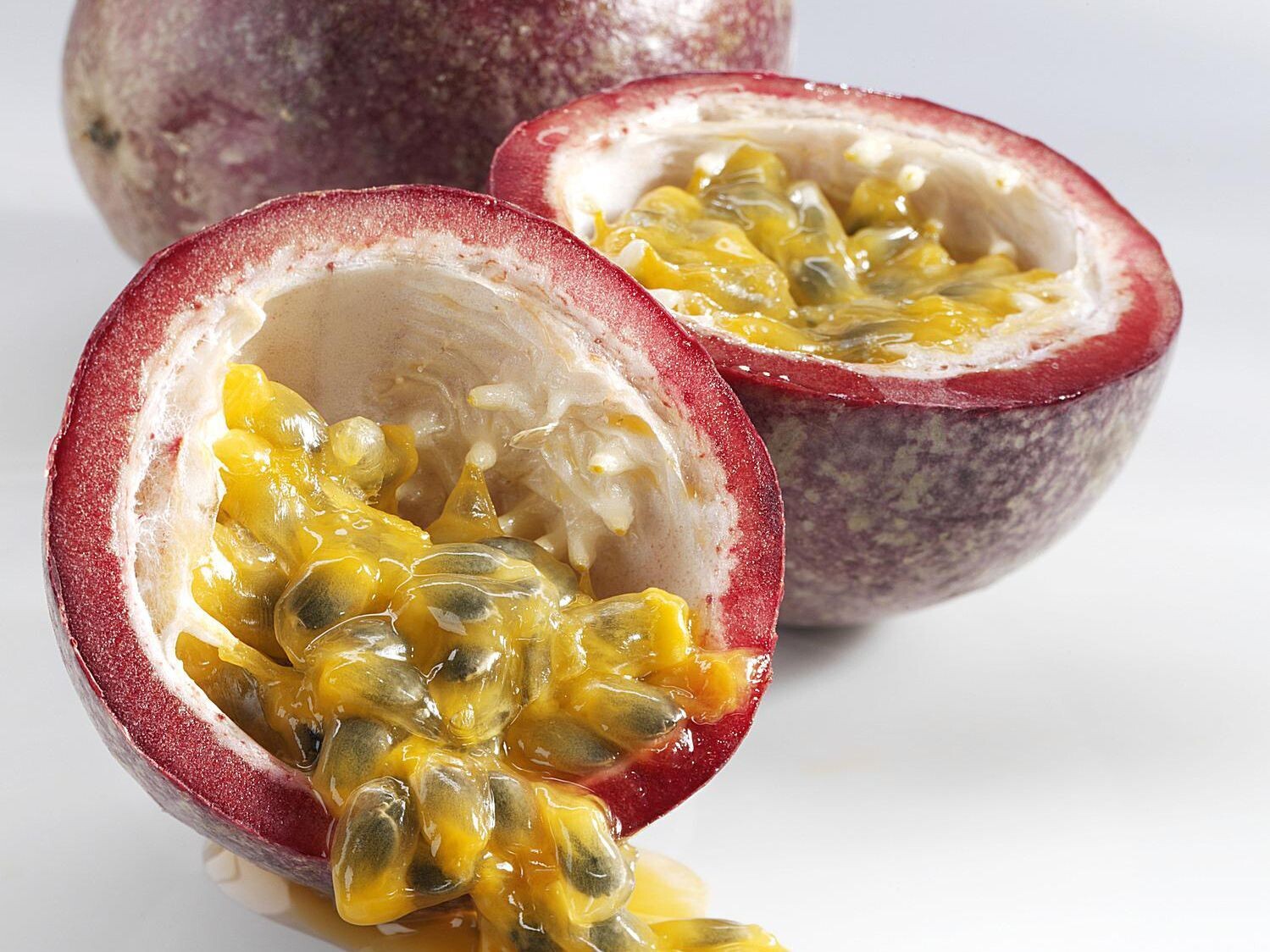 Passion Fruit باسيفلورا (Kg) - Made by Nature