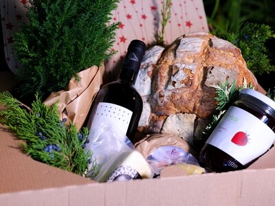 Christmas Cheese and Wine (Box) - Made by Nature