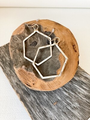 Hammered Hex. Gold Earring