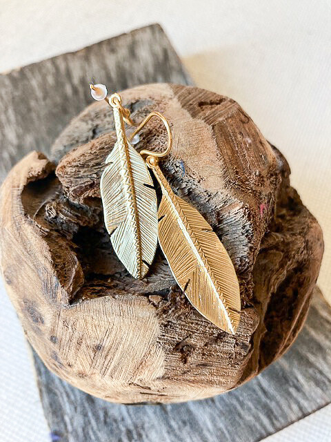 Gold Feather Patten Earring