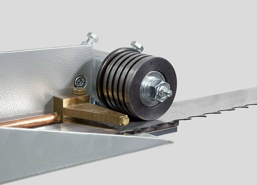 Druckkühlung des Sägebandes Pilous Blockbandsäge CTR 800 EV /  800 S / H/ 710 S / 710 M  / 710 EV