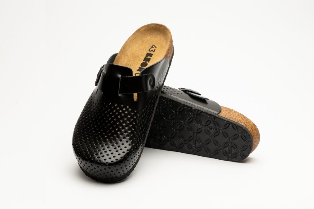 Машка Кломпа 4700 Black