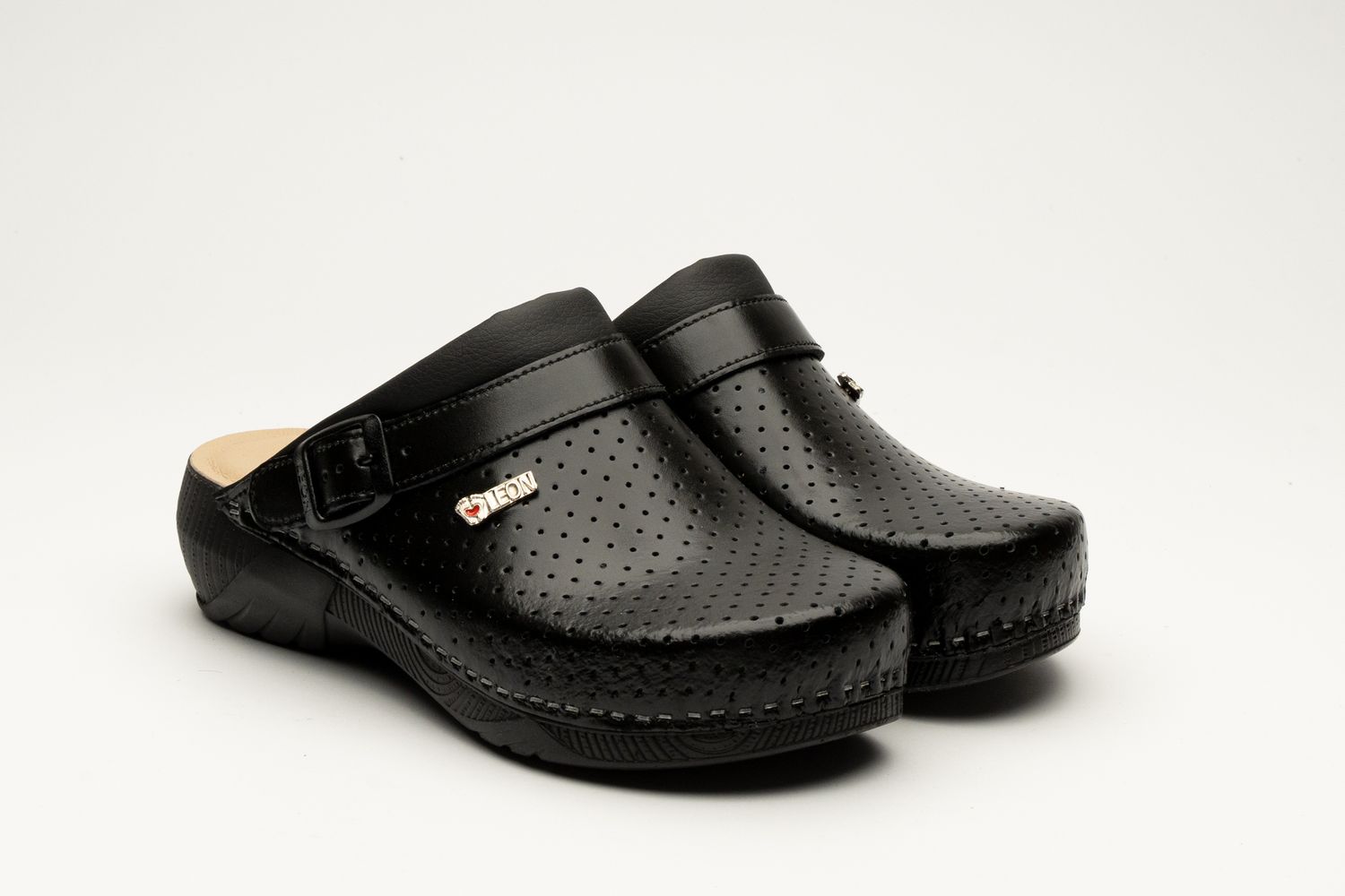 ЖЕНСКА КЛОМПА 3300 Црна