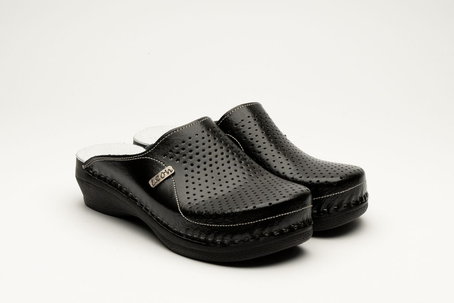 ЖЕНСКА КЛОМПА PU115 Црна