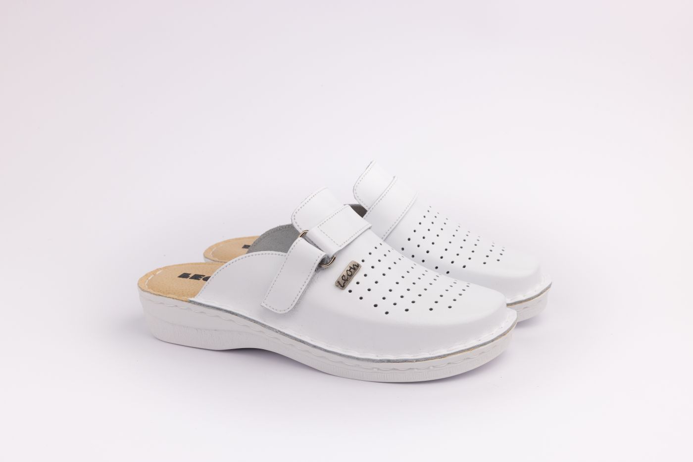 Машка Кломпа В230М Бела