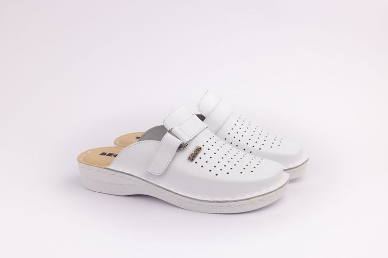 Машка Кломпа В230М Бела
