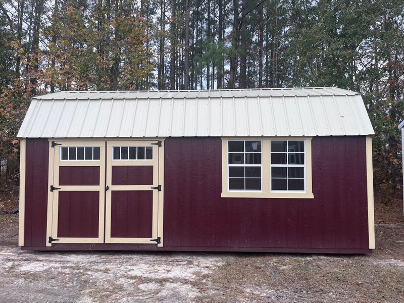 10 x 20 Side Lofted Barn (CLEARANCE)