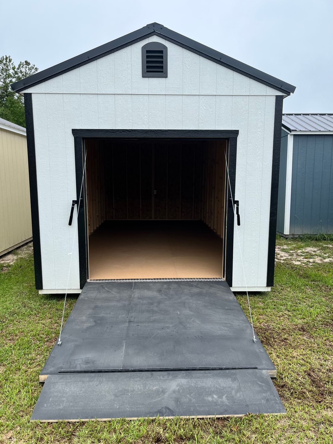 10x20 Utility
