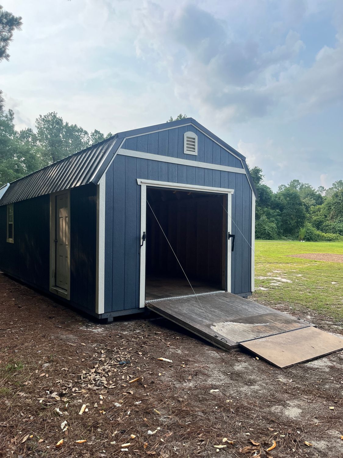 12 x 24 Lofted Barn W/Rampage Door (Repo Special Lbg-Location) 12 x 24 Lofted Barn W/Rampage Door (Repo Special Lbg-Location)